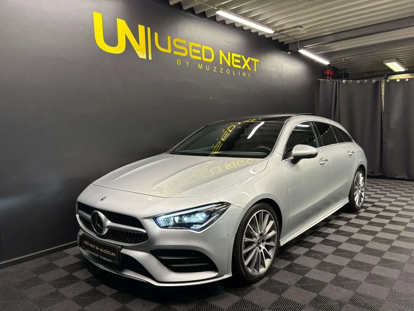 Mercedes-Benz CLA 200 AMG Line Argent - 1