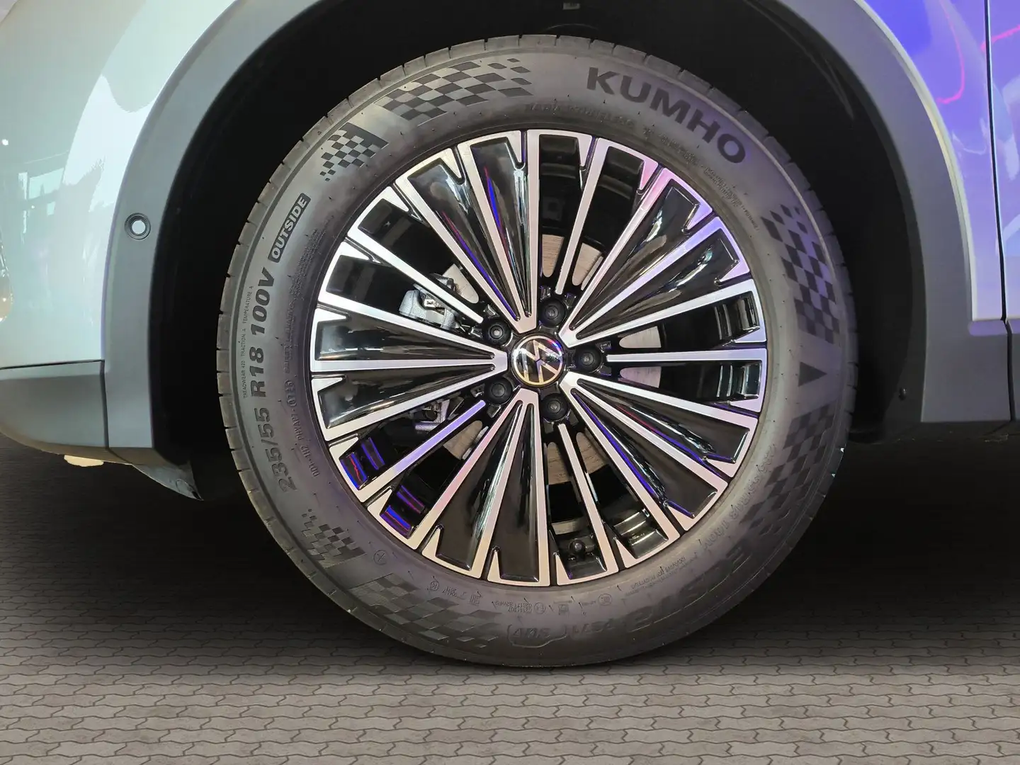 Volkswagen Tiguan Goal 1.5 l eTSI OPF Silber - 2