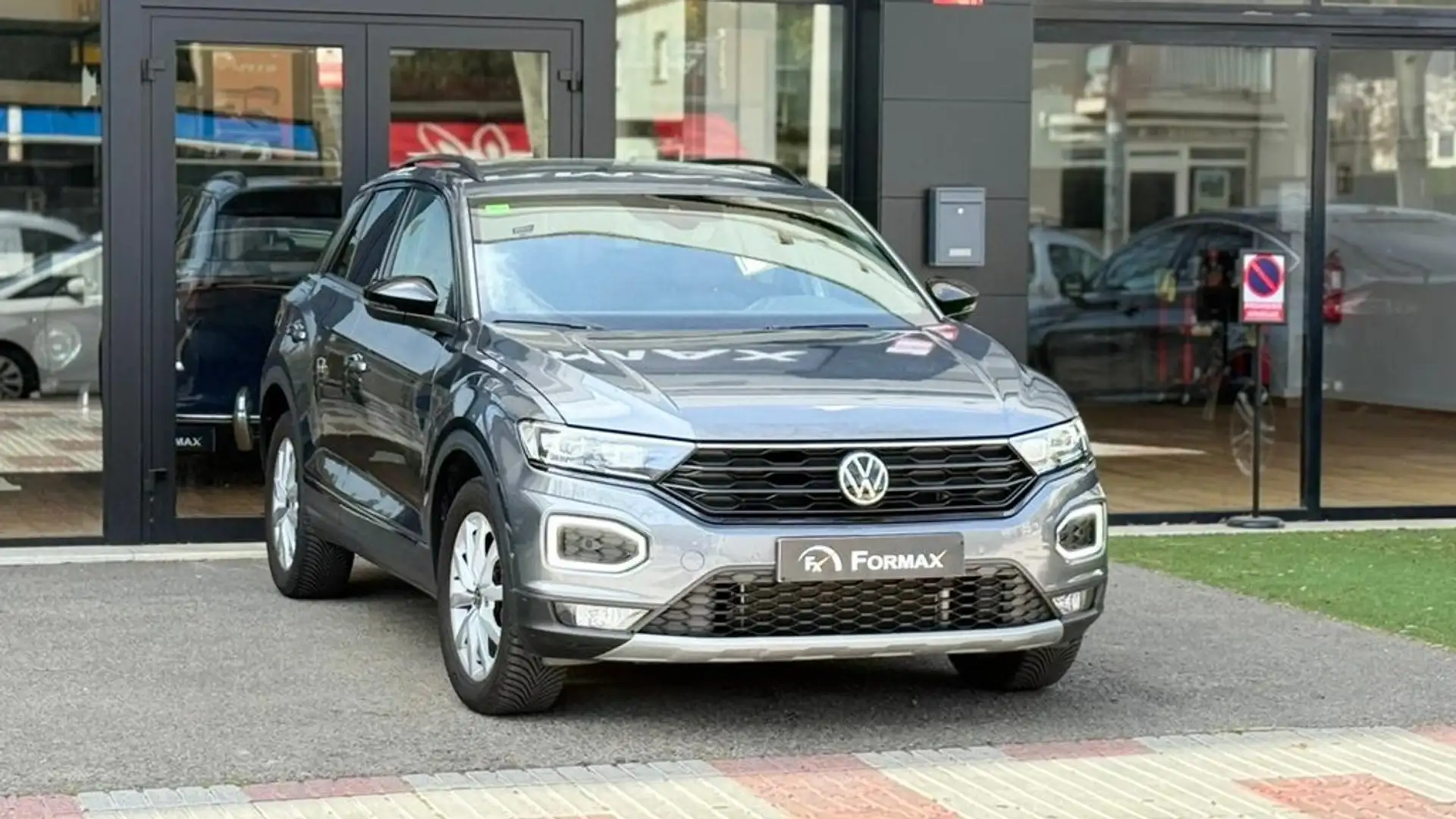 Volkswagen T-Roc 1.5 TSI Sport DSG7 Gris - 2