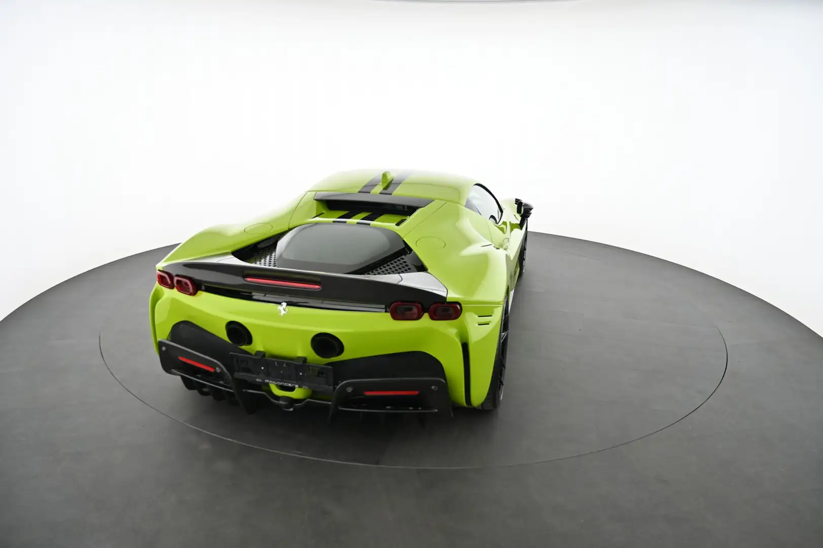 Ferrari SF90 Stradale 1 of 1 Novitec EXP € 416.650,- Grün - 2