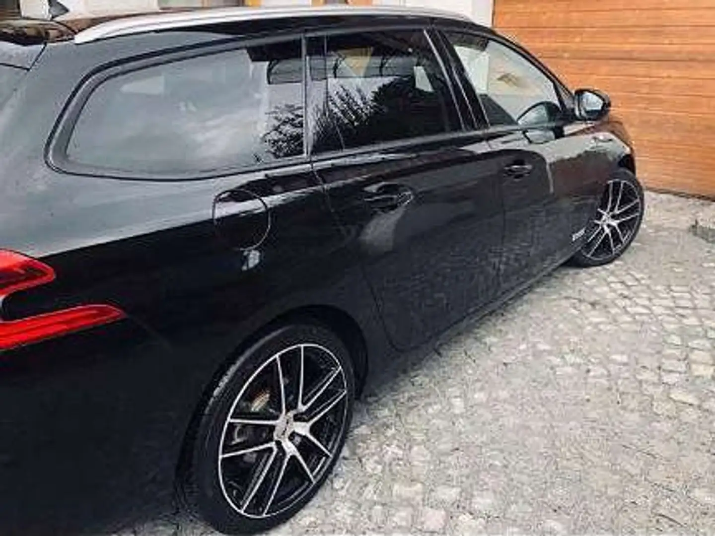 Peugeot 308 308 1,6 Blue HDi Style Style Schwarz - 2