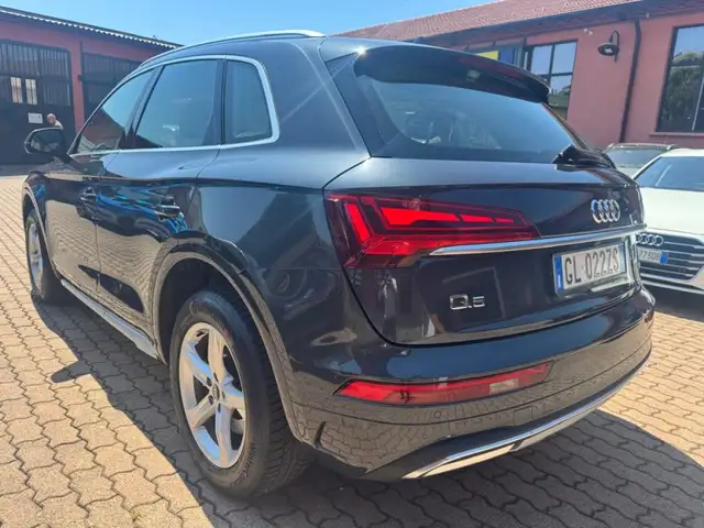 Audi Q5 view 6