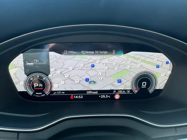 Audi Q5 view 10