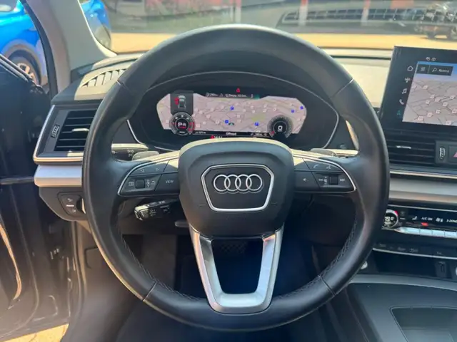 Audi Q5 view 7