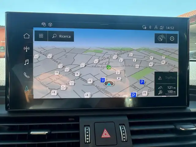 Audi Q5 view 9