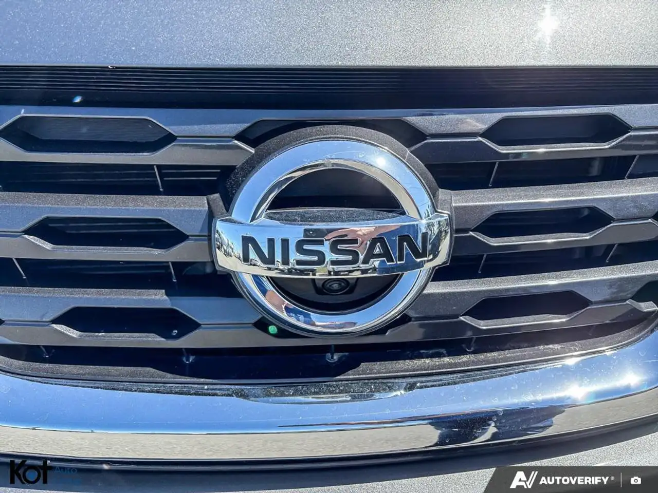Nissan Pathfinder снимка Nissan Pathfinder