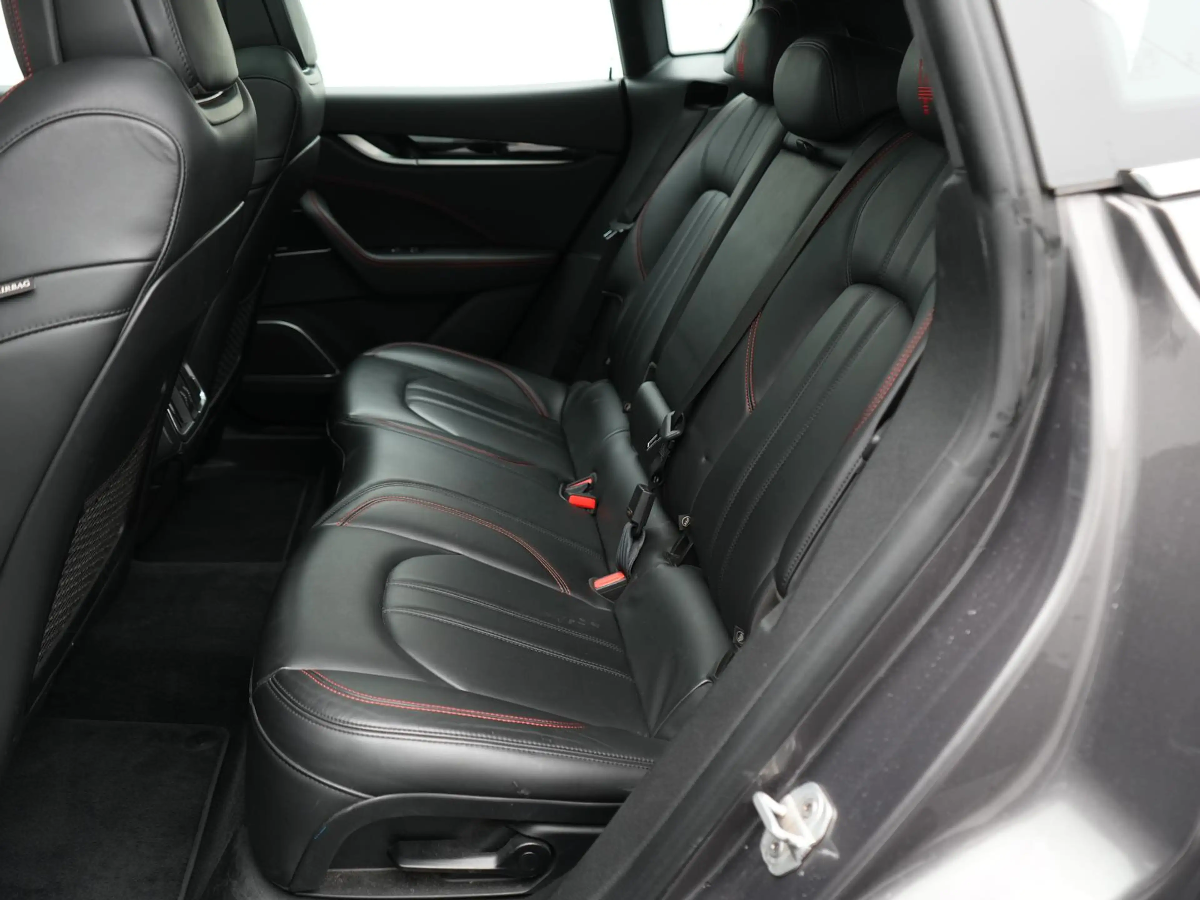 Maserati Levante AWD,PANO,LUFT,MEMO,H&K,NAVI,AHK,BIXENON — photo 7