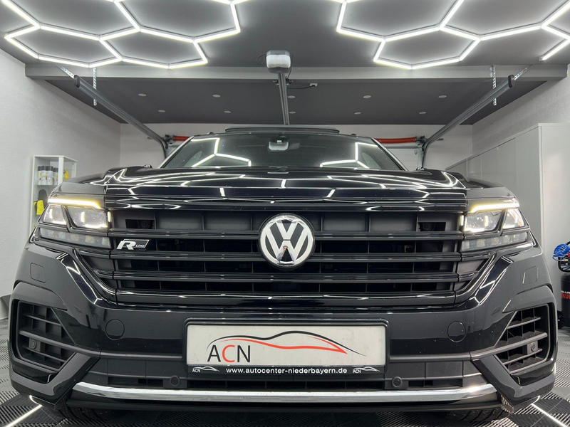 Volkswagen Touareg R-Line 4Motion/PANO/AHK/MATRIX/BLACK OP. — photo 9