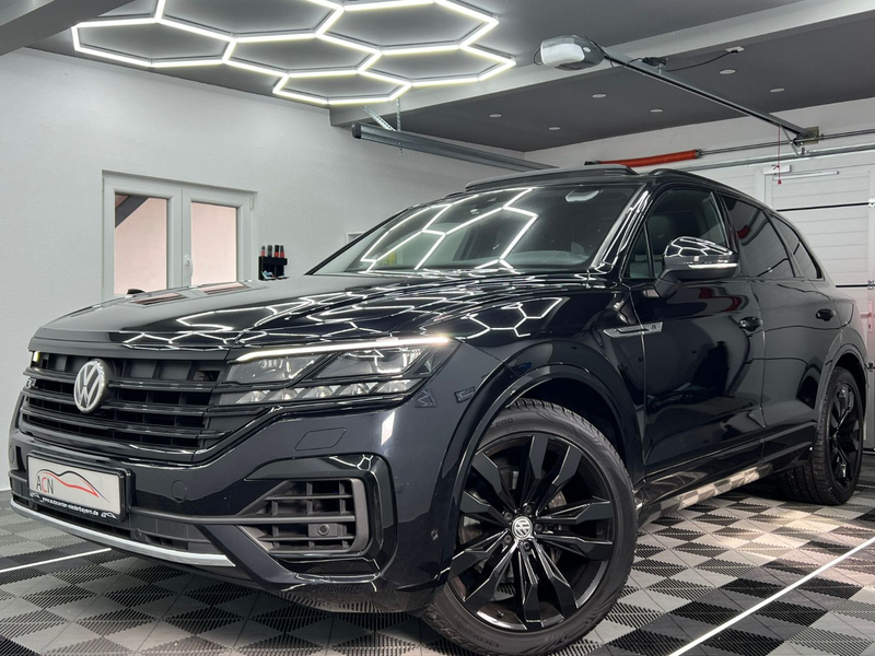 Volkswagen Touareg R-Line 4Motion/PANO/AHK/MATRIX/BLACK OP.