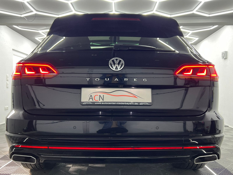 Volkswagen Touareg R-Line 4Motion/PANO/AHK/MATRIX/BLACK OP. — photo 13