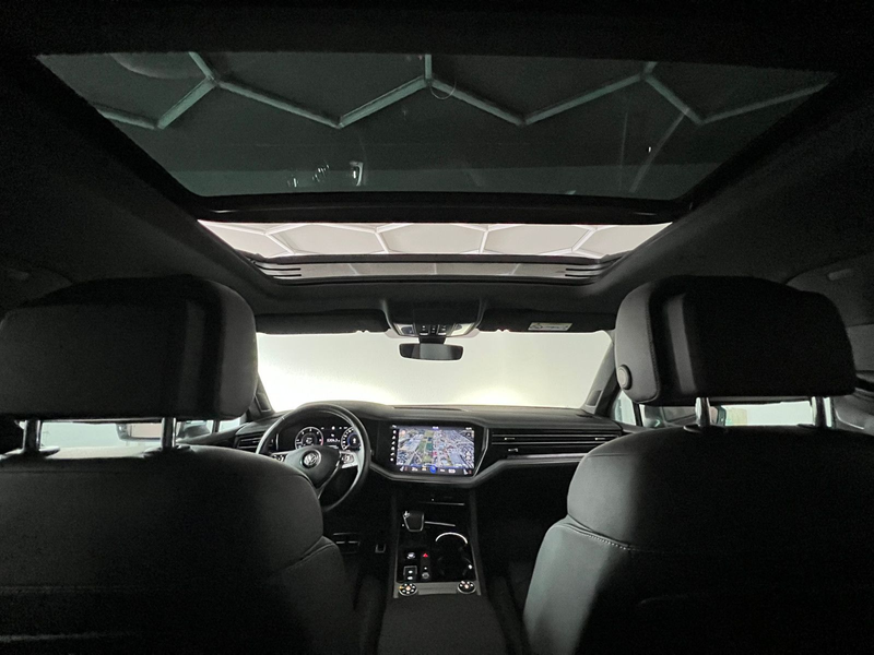 Volkswagen Touareg R-Line 4Motion/PANO/AHK/MATRIX/BLACK OP. — photo 3