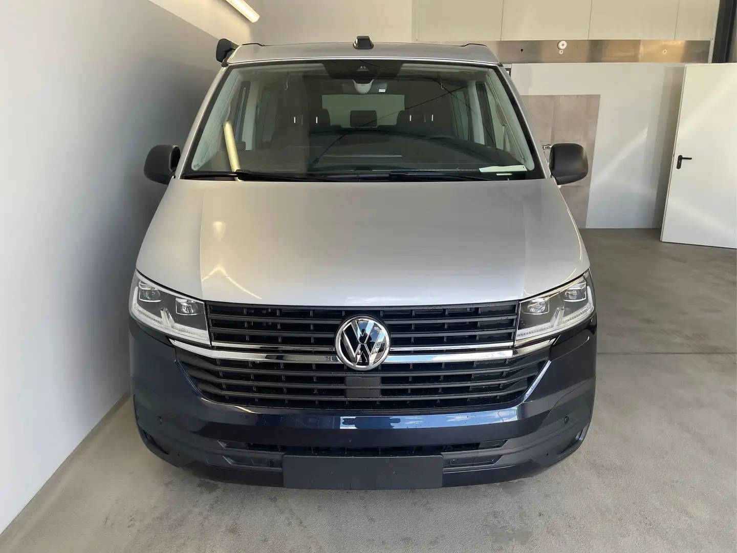 Volkswagen T6.1 California 6.1 Beach Camper 204PS DSG ACC+DCC+AHK+Alu18+St... Argintiu - 2