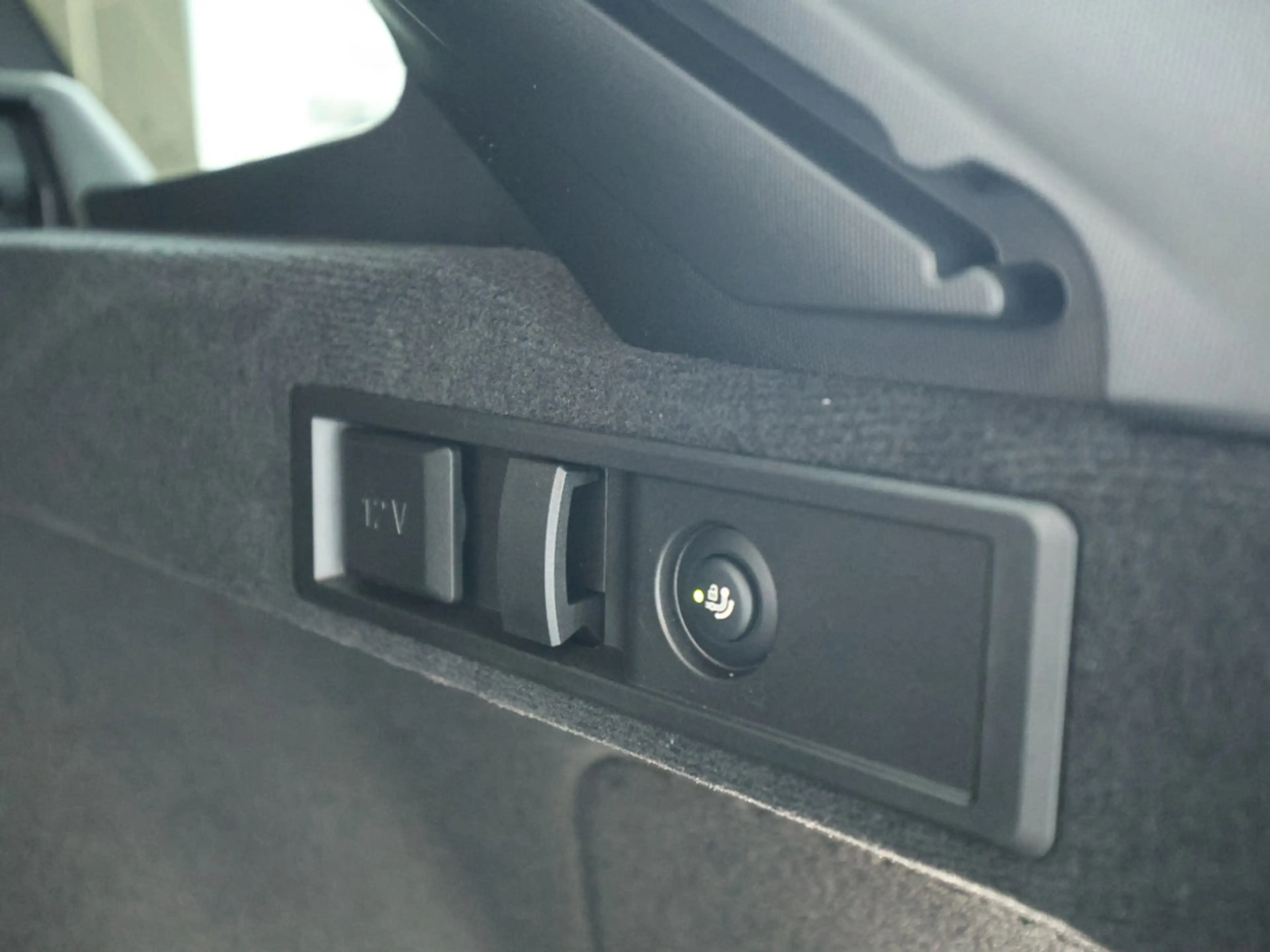 BMW 320 d Touring M-Sport Pro AHK 360° HUD LED ACC — photo 9