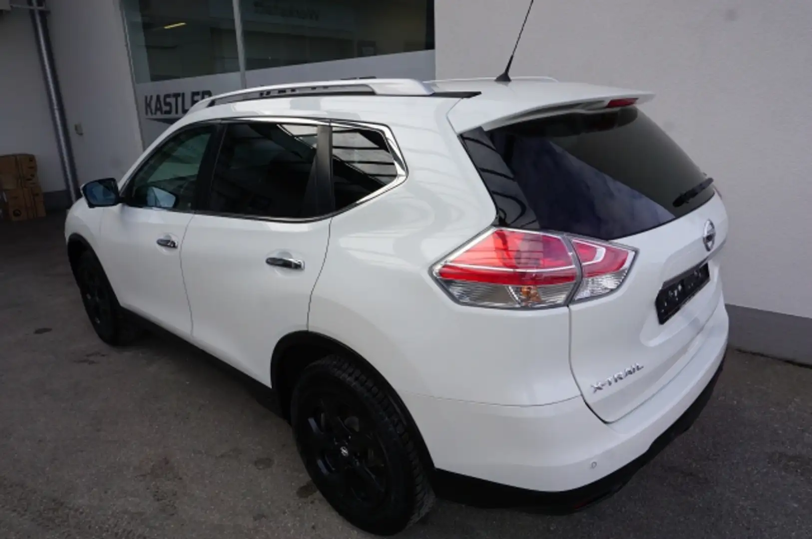 Nissan X-Trail X-Trail 360° dCi 130 PS 4x4 Weiß - 2