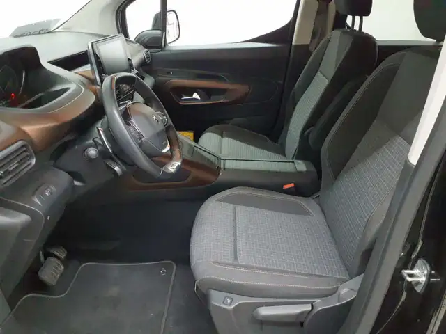 Peugeot Rifter view 8