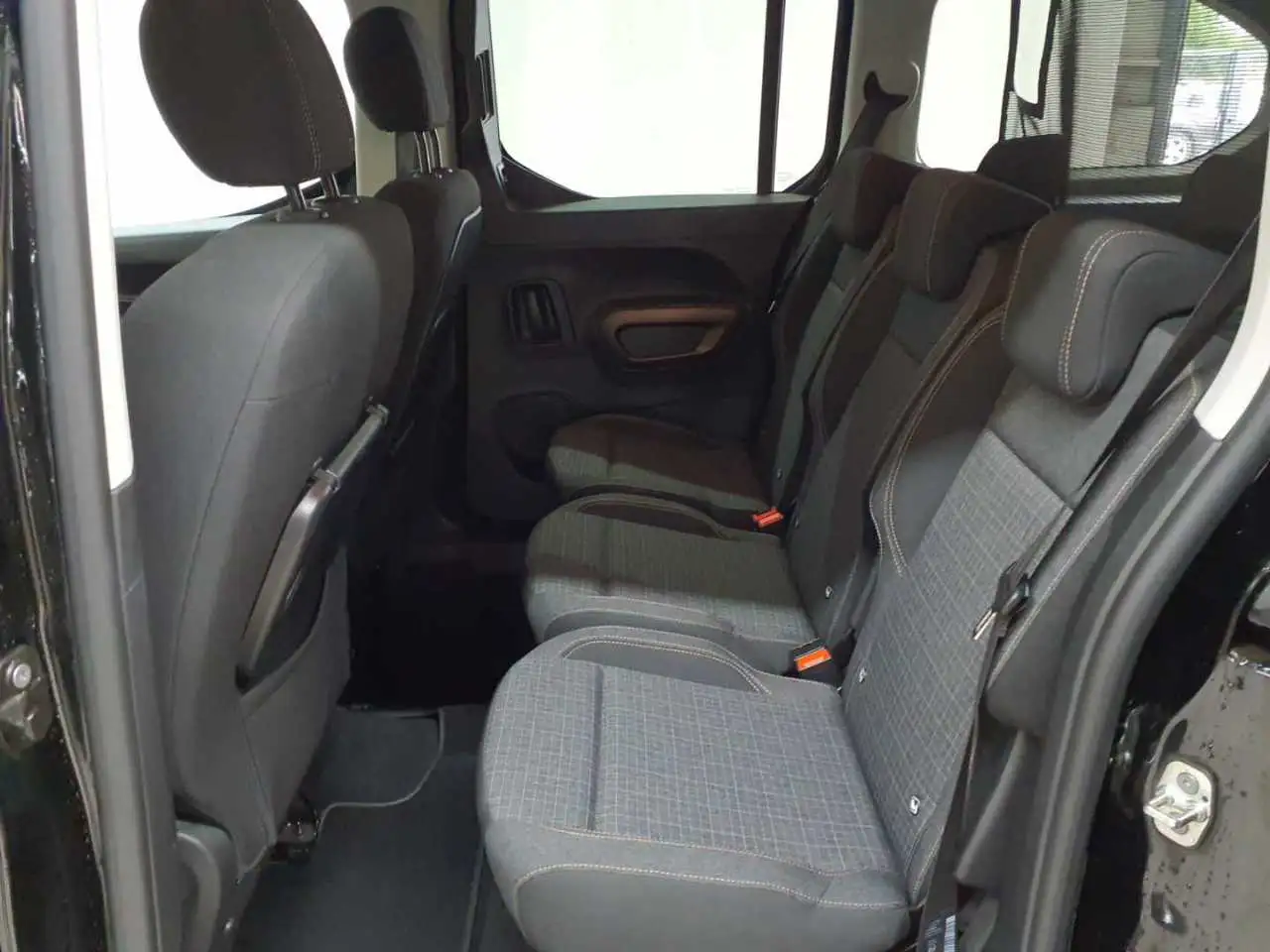 Peugeot Rifter PureTech 130 L2 EAT8 GT Navi, миниатюра 14