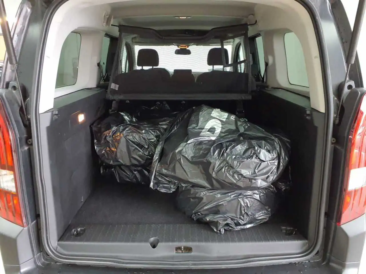 Peugeot Rifter PureTech 130 L2 EAT8 GT Navi, миниатюра 15