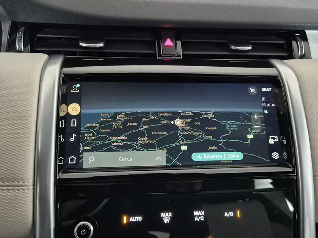 Land Rover Discovery Sport view 12