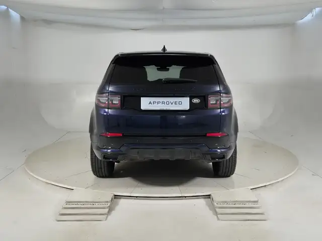 Land Rover Discovery Sport view 7