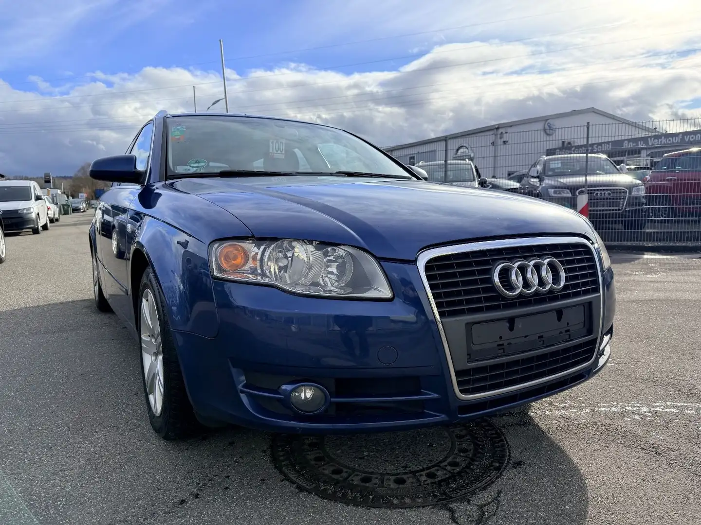 Audi A4 Avant 2.5 TDI Blau - 1