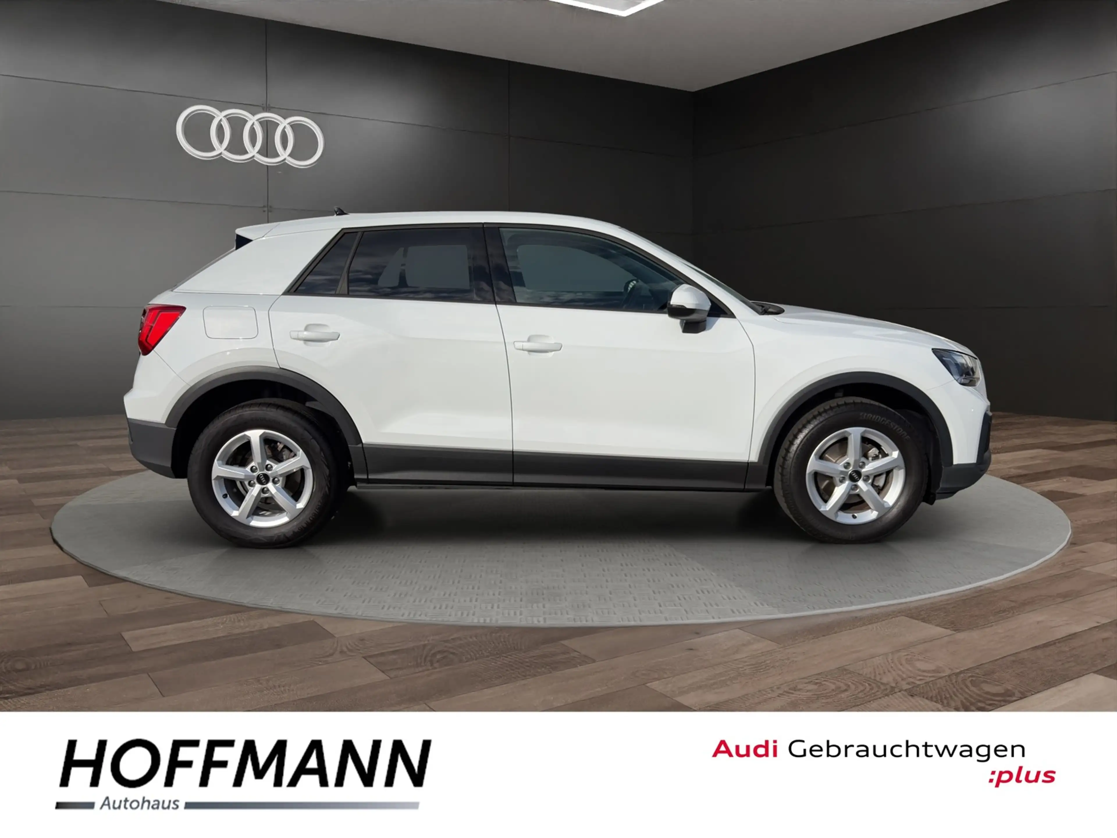 Audi Q2 35 TFSI Kamera+Navi+Matrix — photo 5
