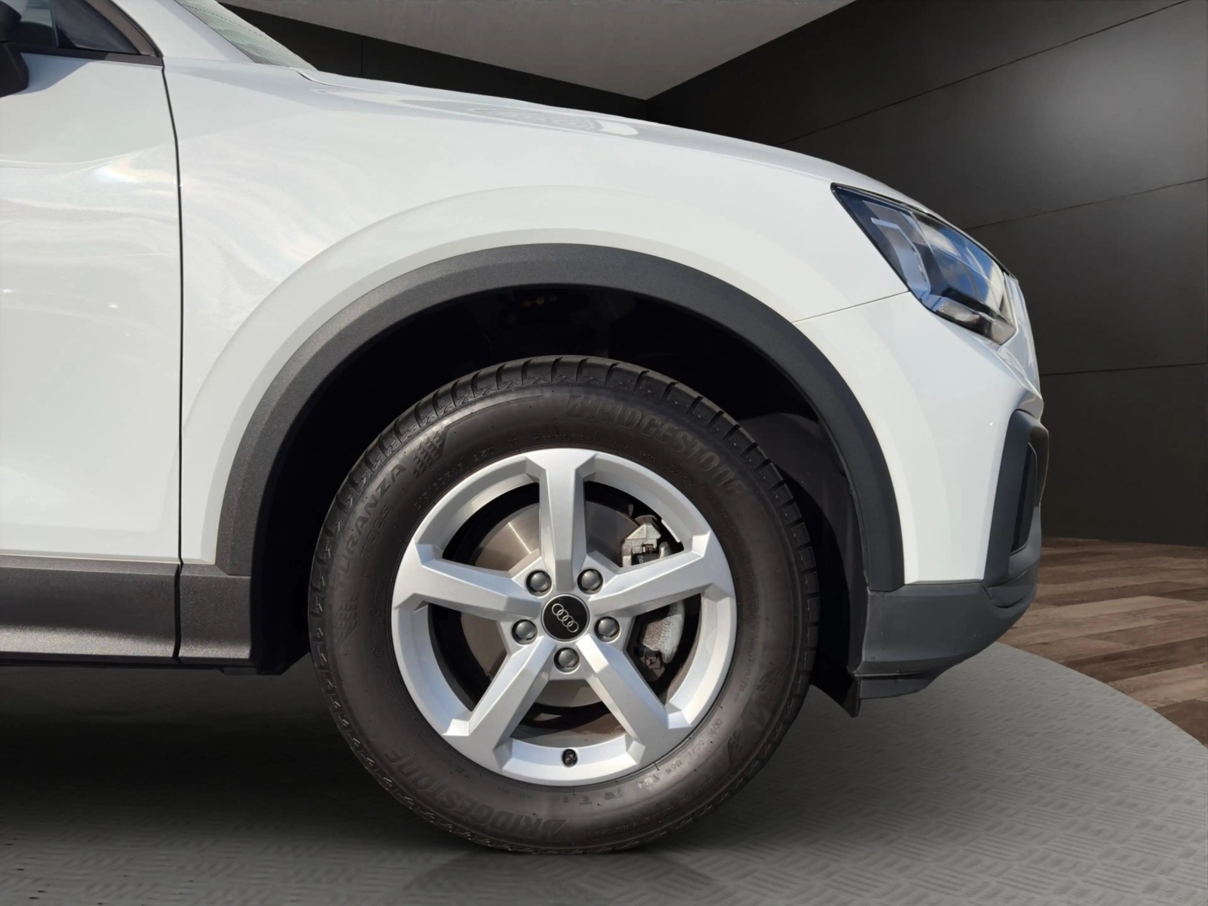 Audi Q2 35 TFSI Kamera+Navi+Matrix — photo 6