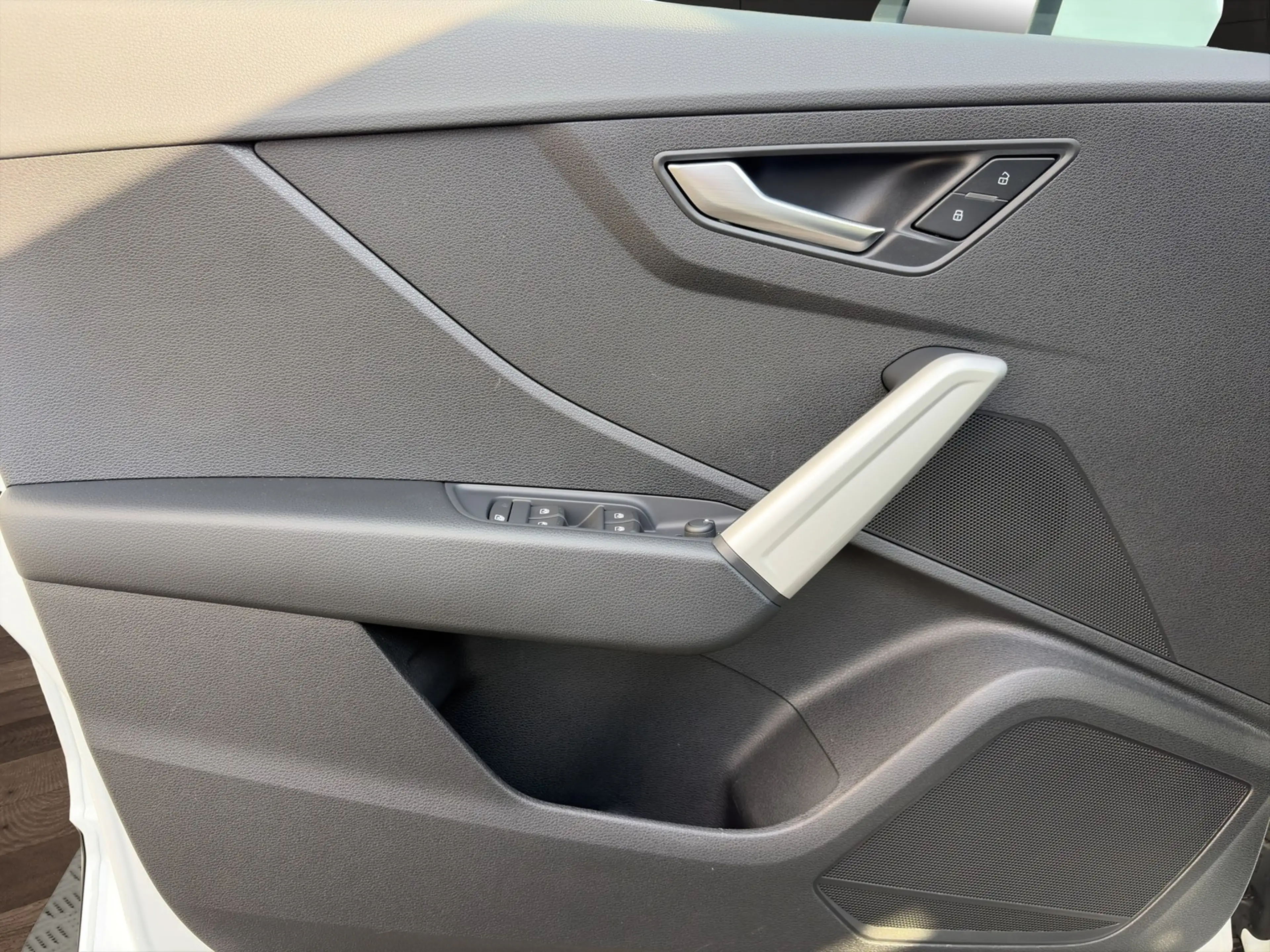 Audi Q2 35 TFSI Kamera+Navi+Matrix — photo 12