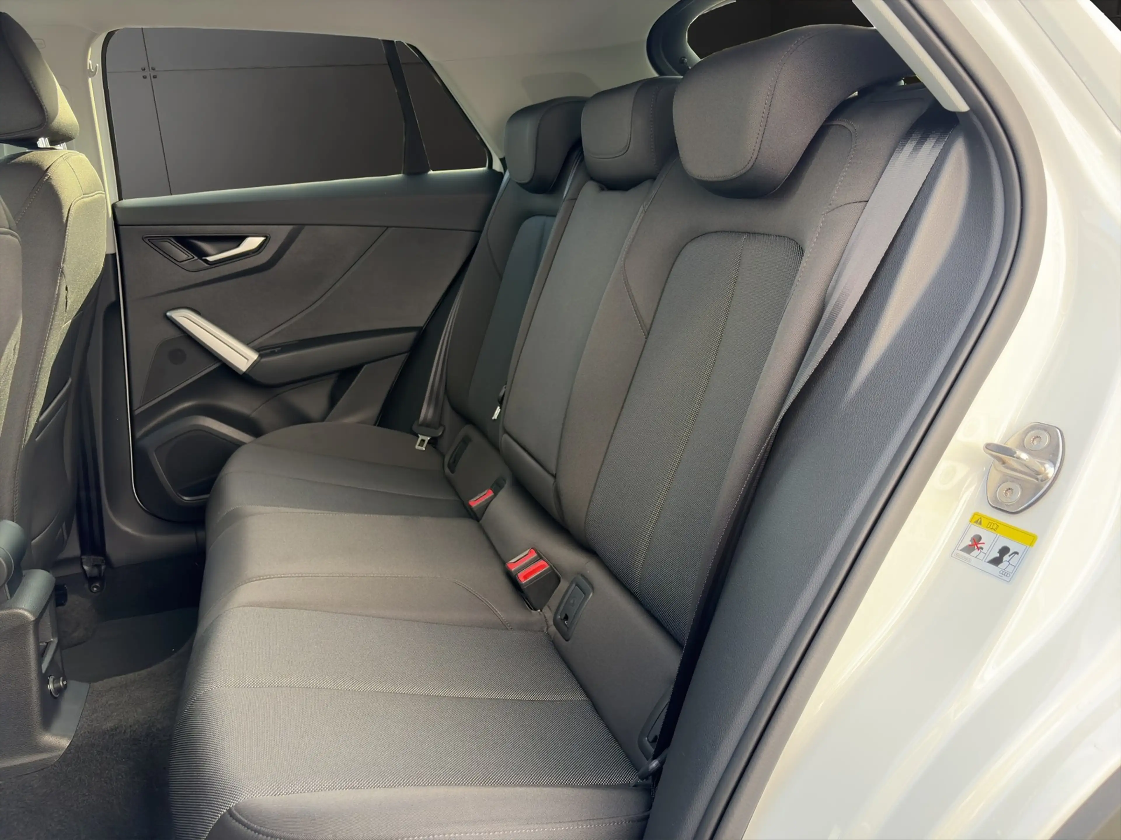 Audi Q2 35 TFSI Kamera+Navi+Matrix — photo 13