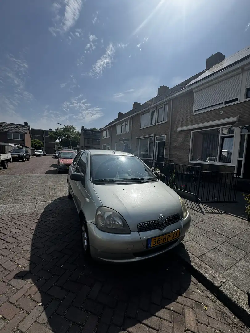 Toyota Yaris 1.3-16V VVT-i Sol Vert - 1
