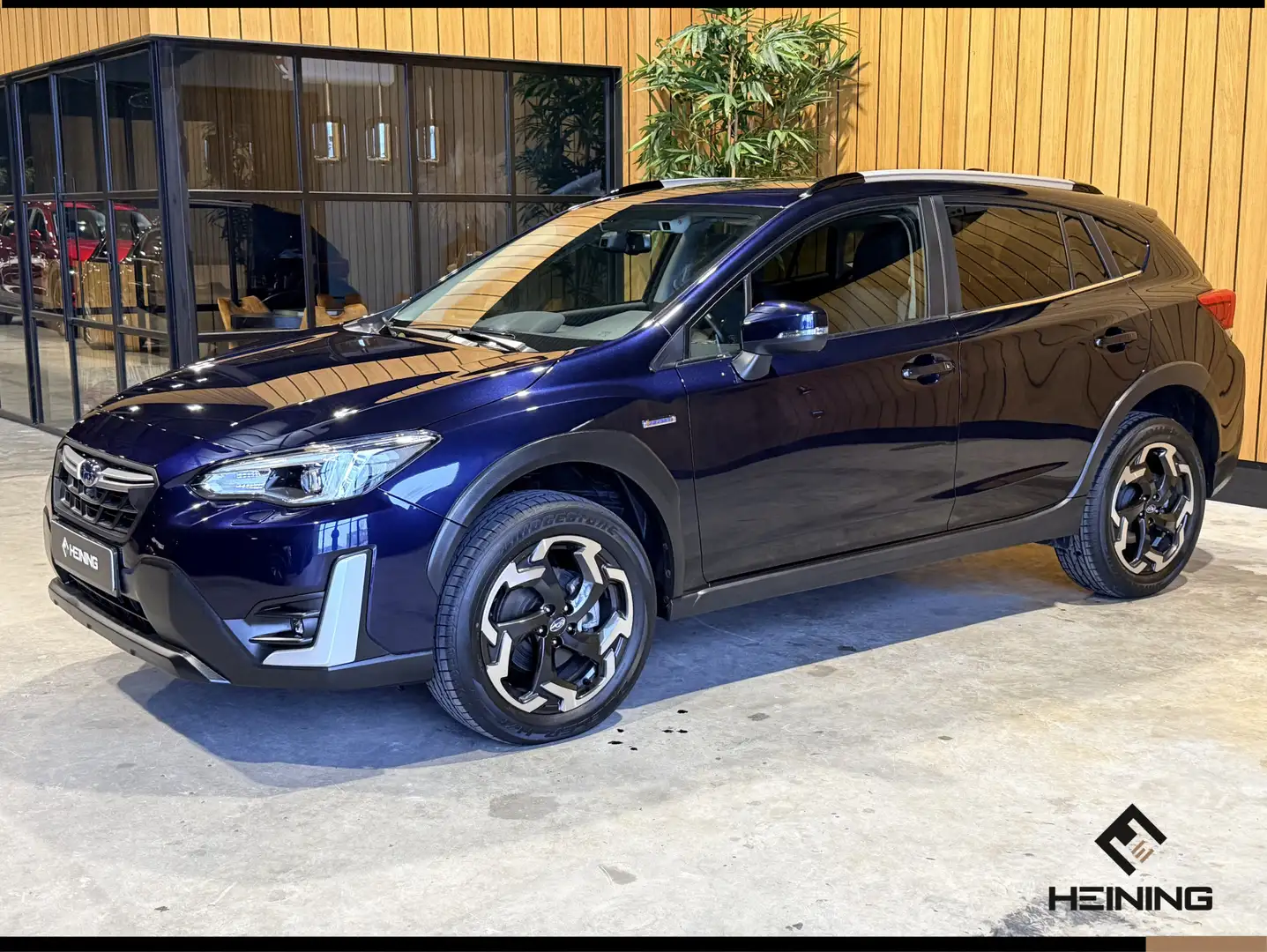 Subaru XV 2.0i e-BOXER Luxury. Automaat 4X4. Adaptive-cruise Blau - 1