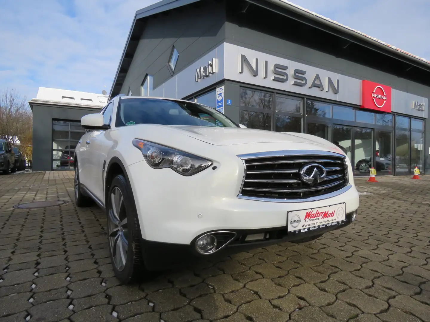 Infiniti FX FX50S 5,0 V8 390PS Automatik 4x4 Weiß - 1