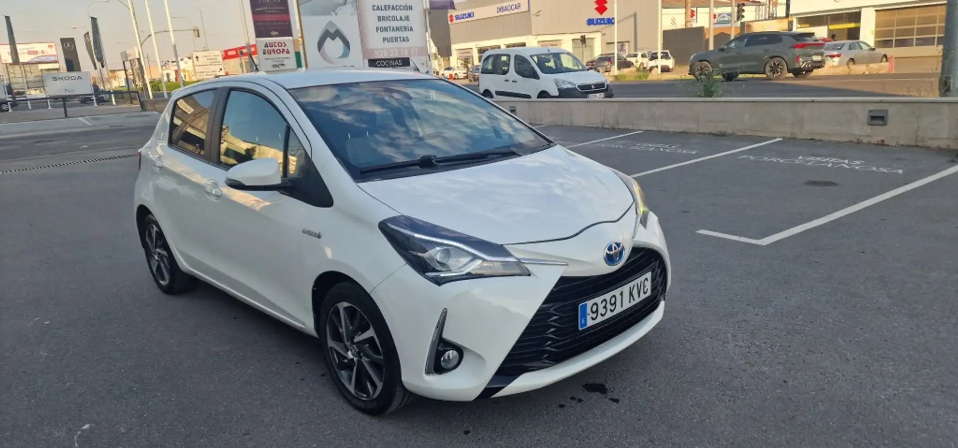 Toyota Yaris 100H 1.5 Active Tech Blanco - 2