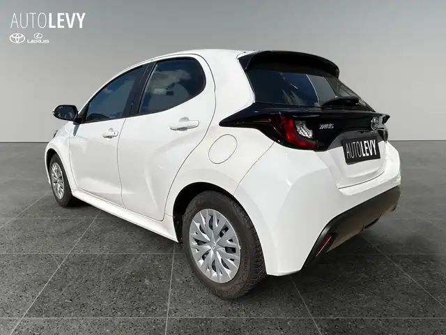 Toyota Yaris view 4