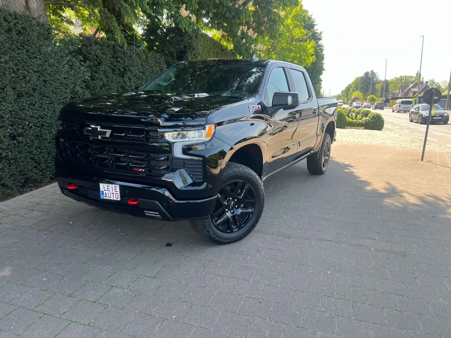 Chevrolet Silverado TrailBoss 6.2 L V8 €68.900,-excl  btw Noir - 2
