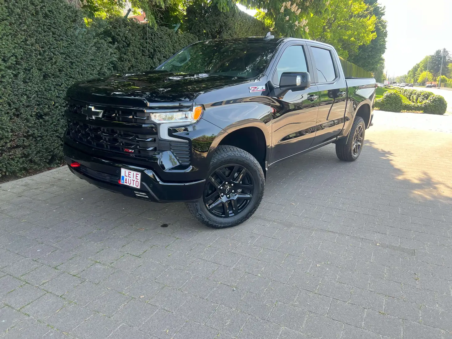 Chevrolet Silverado TrailBoss 6.2 L V8 €68.900,-excl  btw Noir - 1