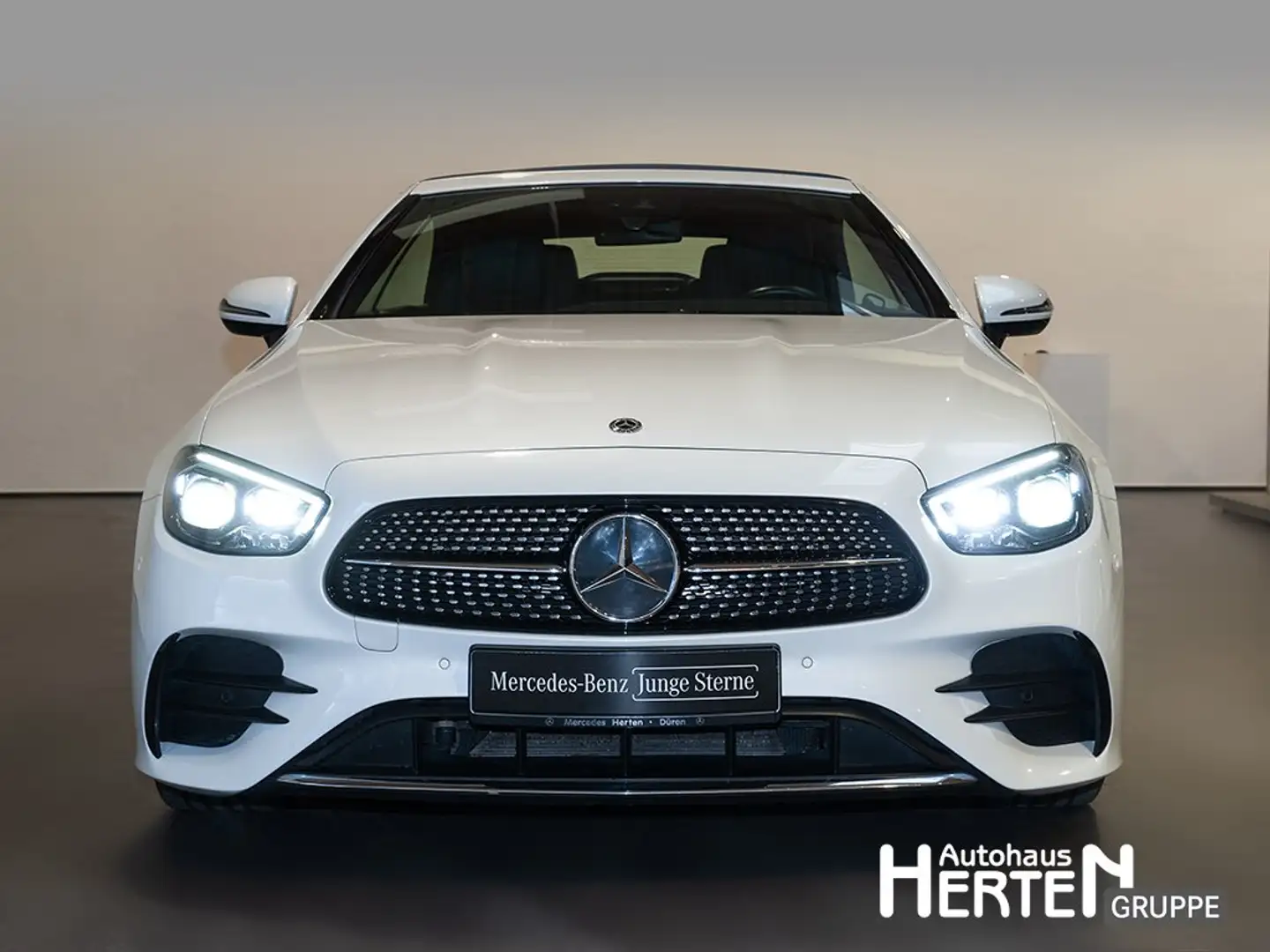 Mercedes-Benz E 300 AMG Line+MULTIBEAM+BURMESTER+TOTWINKEL Weiß - 2