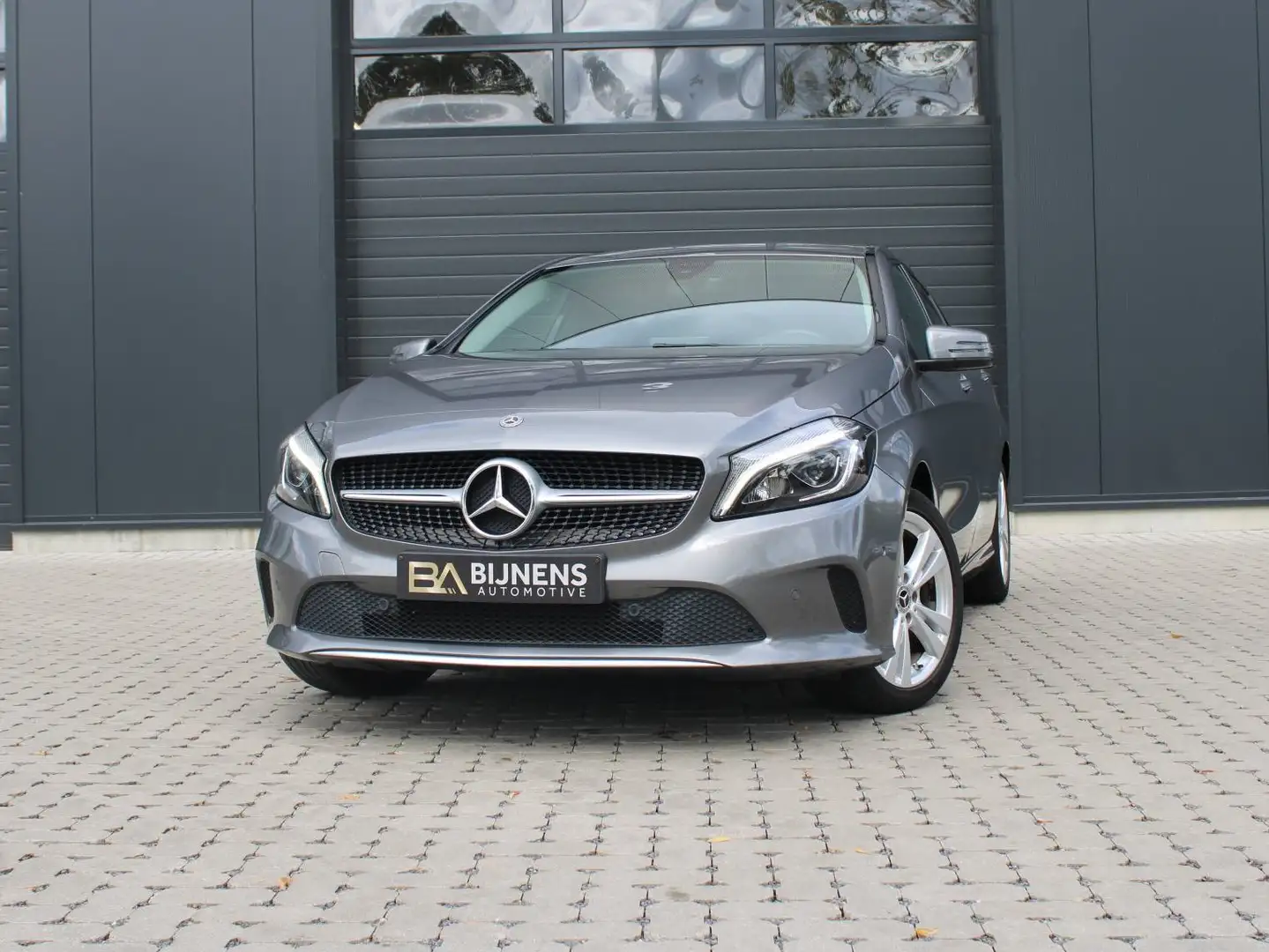 Mercedes-Benz A 180 A 180 d 7G DCT Grau - 1