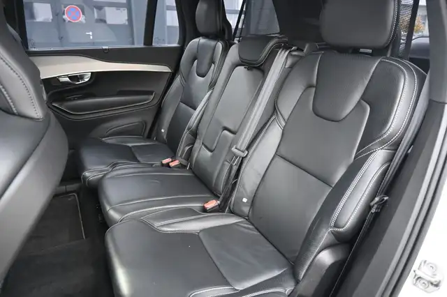 Volvo XC90 view 15