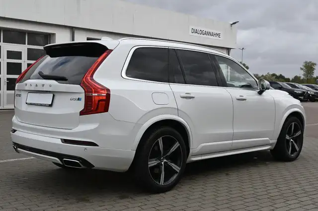 Volvo XC90 view 6
