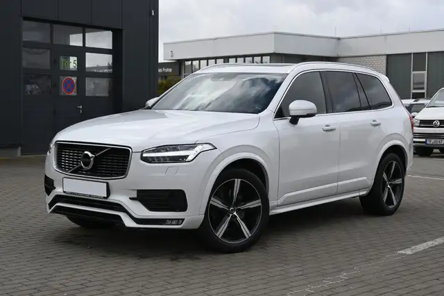 Volvo XC90 main image