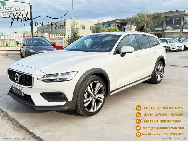 Volvo V60 Cross Country B4