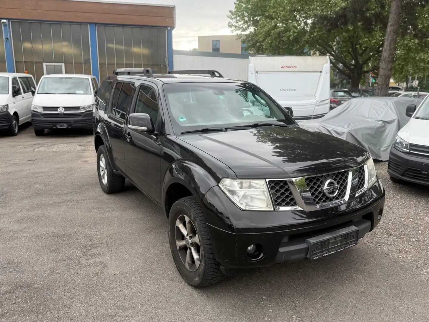 Nissan Pathfinder 2.5 dCi SE*AUTO*NAVI*KAM*7-SITZER*AHK Negro - 1