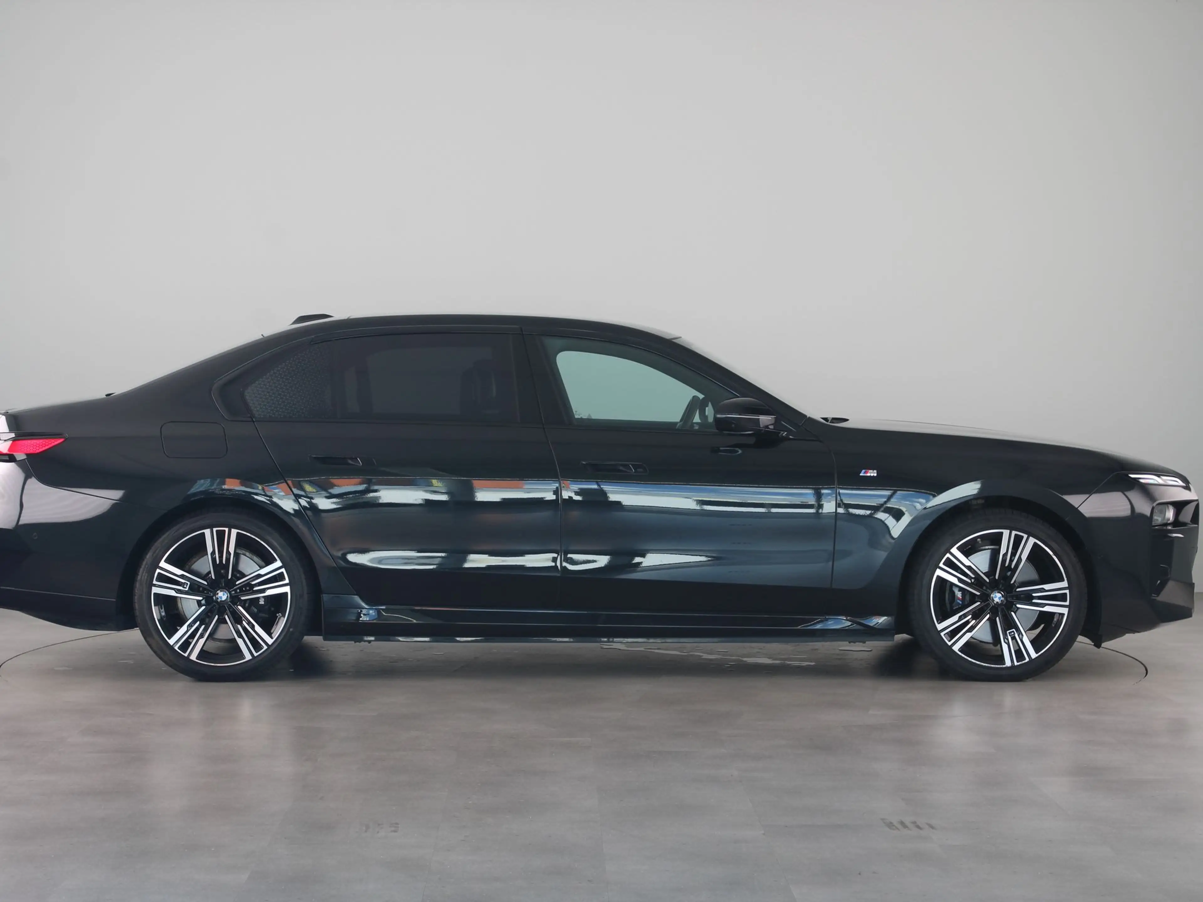 BMW i7 xDrive60 106 kWh — photo 4