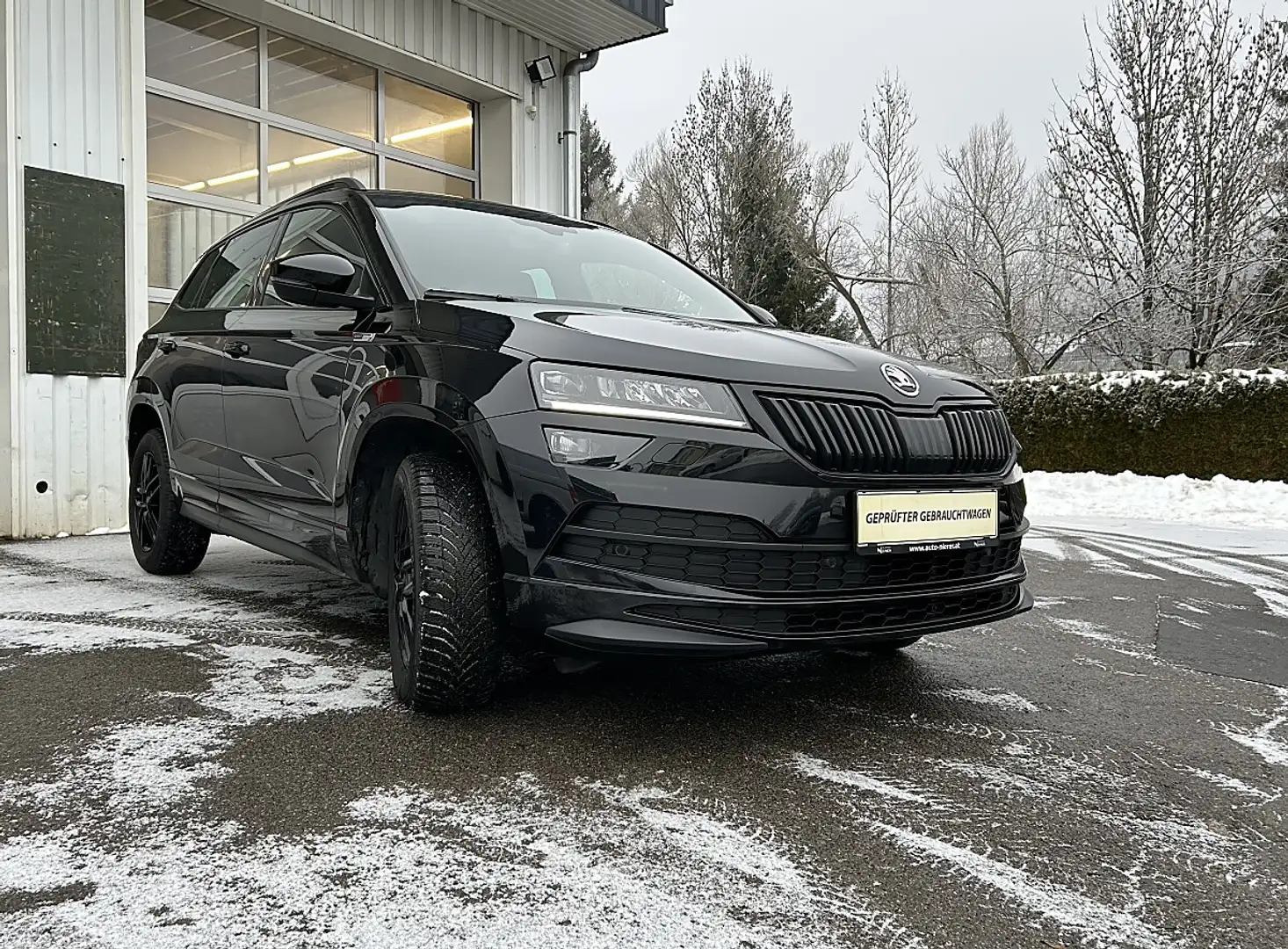 Skoda Karoq 2,0 TDI Sportline Schwarz - 2