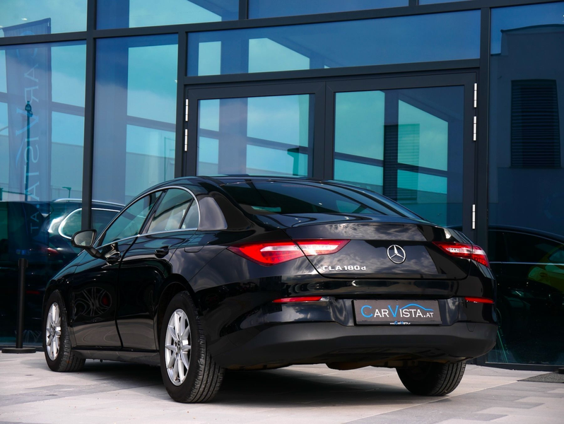 Mercedes-Benz CLA 180 d Aut. Navigation & Rückfahrkamera — photo 9