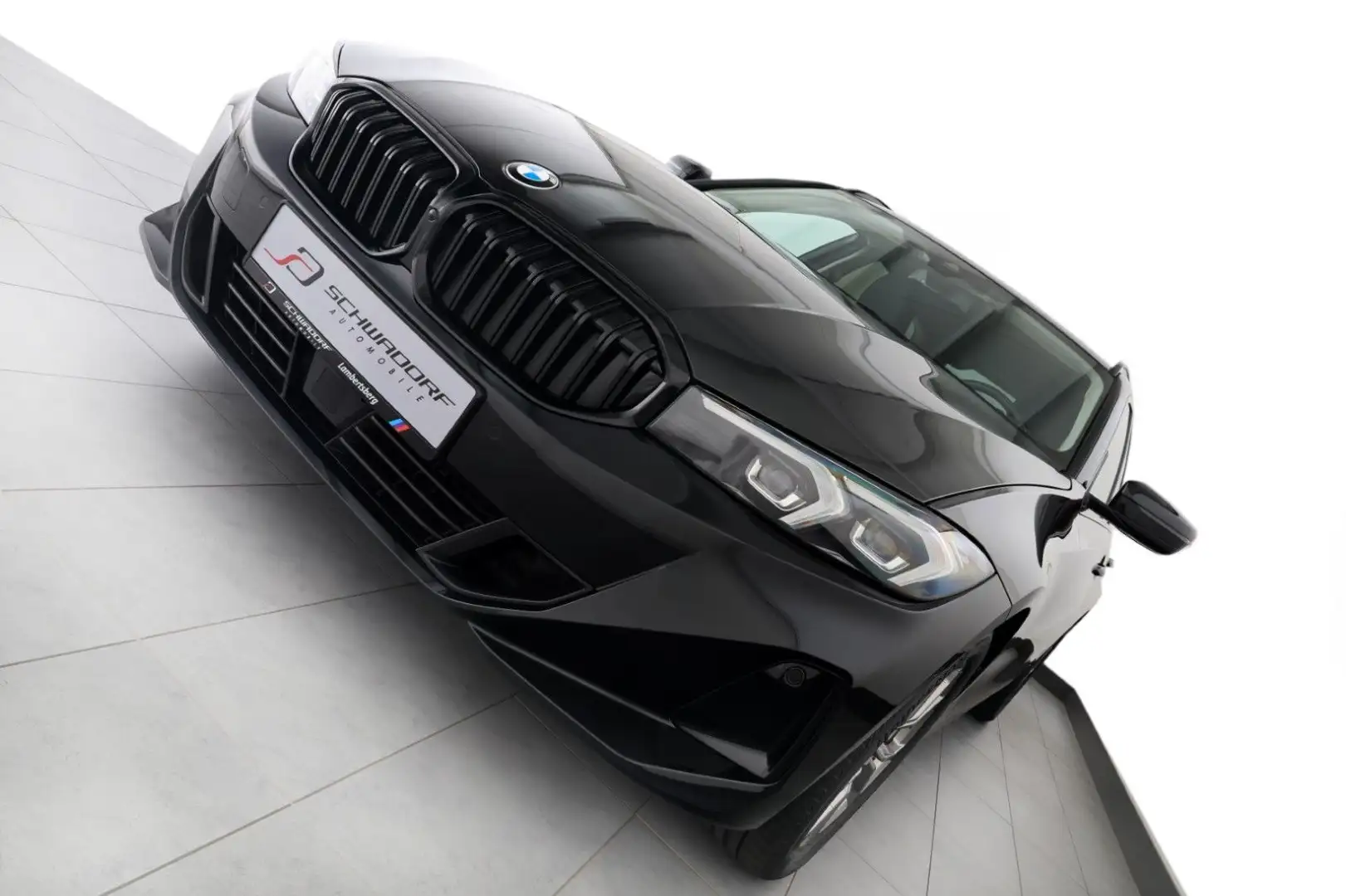 BMW 320 d Touring Sportsitz Widscreen ACC RFK 17" Schwarz - 2