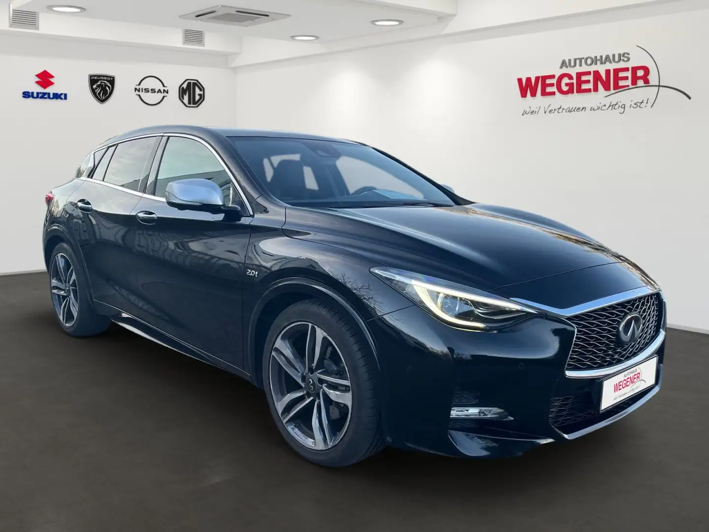 Infiniti Q30 T 2.0  AT AWD LED NAVI KAM SITZHEIZUNG BOSE Noir - 2