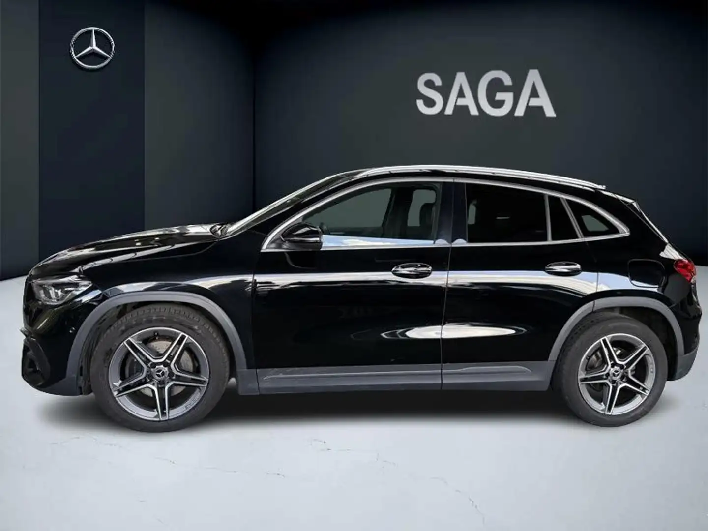 Mercedes-Benz GLA 200 200 amg line Zwart - 2
