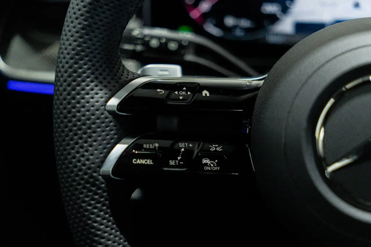 Mercedes-Benz GLC снимка Mercedes-Benz GLC
