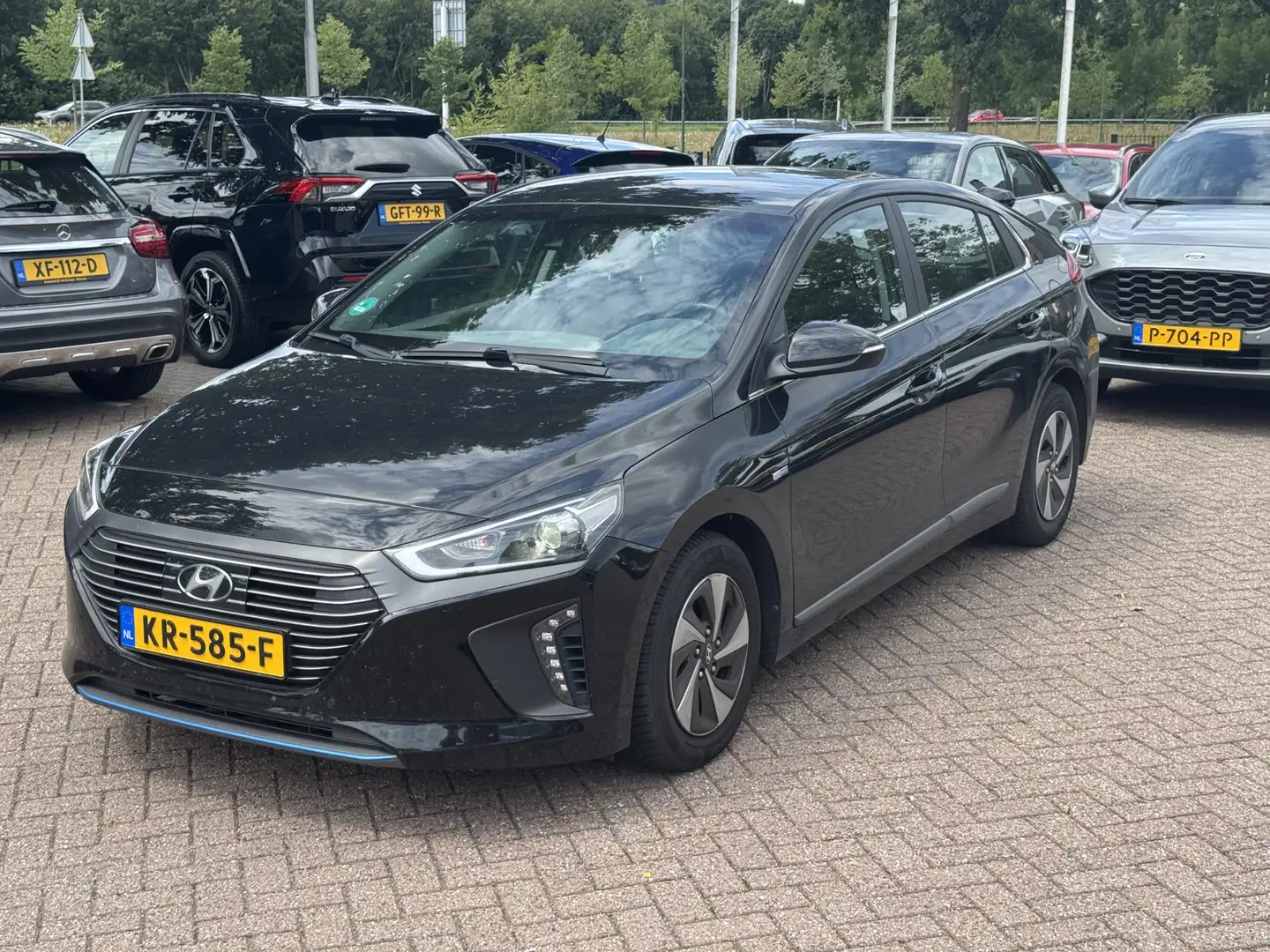 Hyundai IONIQ 1.6 GDi Comfort / Camera / Navigatie / Keyless / 1 Zwart - 1